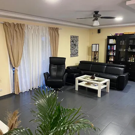 Hébergement de vacances Familienhaus Mit Garten, Terrasse & Grill *