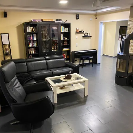 Familienhaus Mit Garten, Terrasse & Grill *