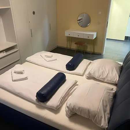 Familienhaus Mit Garten, Terrasse & Grill