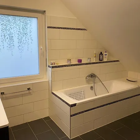 Hébergement de vacances Familienhaus Mit Garten, Terrasse & Grill Greifswald