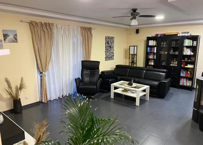 Дом отдыха Familienhaus Mit Garten, Terrasse & Grill *