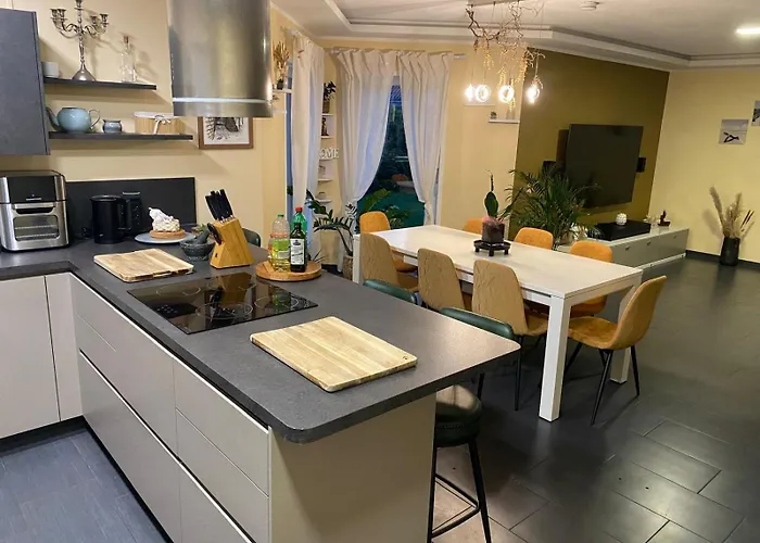 Familienhaus Mit Garten, Terrasse & Grill * Грайфсвальд