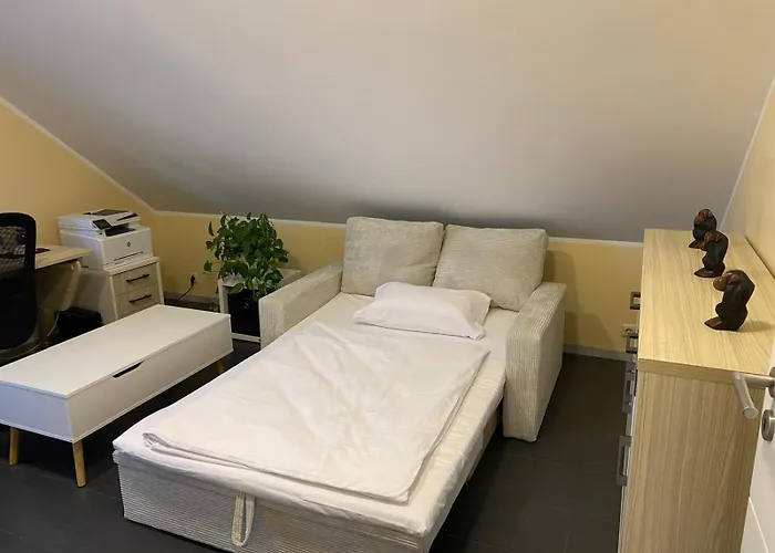 Дом отдыха Familienhaus Mit Garten, Terrasse & Grill Грайфсвальд