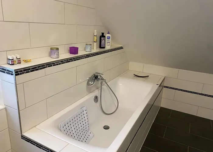 Дом отдыха Familienhaus Mit Garten, Terrasse & Grill Грайфсвальд