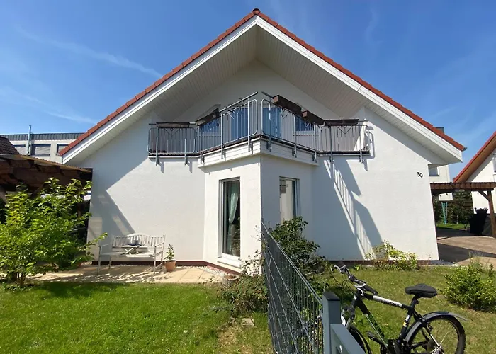 Дом отдыха Familienhaus Mit Garten, Terrasse & Grill Грайфсвальд