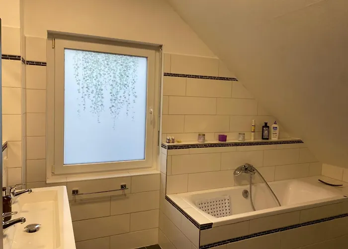 Дом отдыха Familienhaus Mit Garten, Terrasse & Grill *