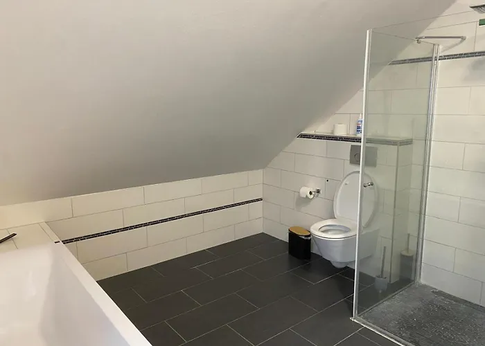 Familienhaus Mit Garten, Terrasse & Grill Грайфсвальд